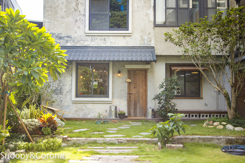 【台中住宿】逢甲夜市住宿｜桂之旅～復古時尚高CP值平價旅店，老宅享用早餐有健康概念