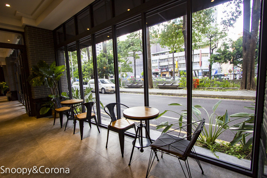 【台中住宿】逢甲夜市住宿｜桂之旅～復古時尚高CP值平價旅店，老宅享用早餐有健康概念