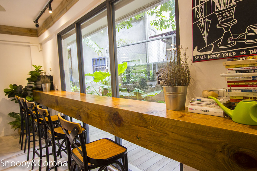 【台中住宿】逢甲夜市住宿｜桂之旅～復古時尚高CP值平價旅店，老宅享用早餐有健康概念