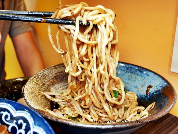 【宜蘭美食】牛雞匠舖 #牛肉麵 #手工熬煮天然湯頭 #雞湯 #宜蘭小吃 #宜蘭大學 (18).JPG