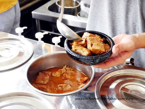 【宜蘭美食】牛雞匠舖 #牛肉麵 #手工熬煮天然湯頭 #雞湯 #宜蘭小吃 #宜蘭大學 (10).JPG