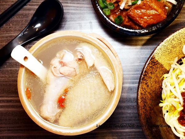 【宜蘭美食】牛雞匠舖 #牛肉麵 #手工熬煮天然湯頭 #雞湯 #宜蘭小吃 #宜蘭大學 (12).JPG