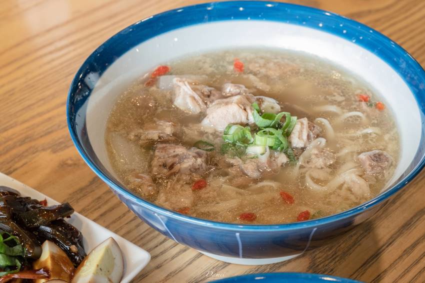 source: imgur.com 高雄新興|捷記小麵館-簡單的湯頭最討人喜愛,改變對麵食的想像