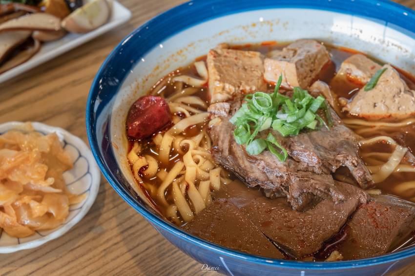 source: imgur.com 高雄新興|捷記小麵館-簡單的湯頭最討人喜愛,改變對麵食的想像