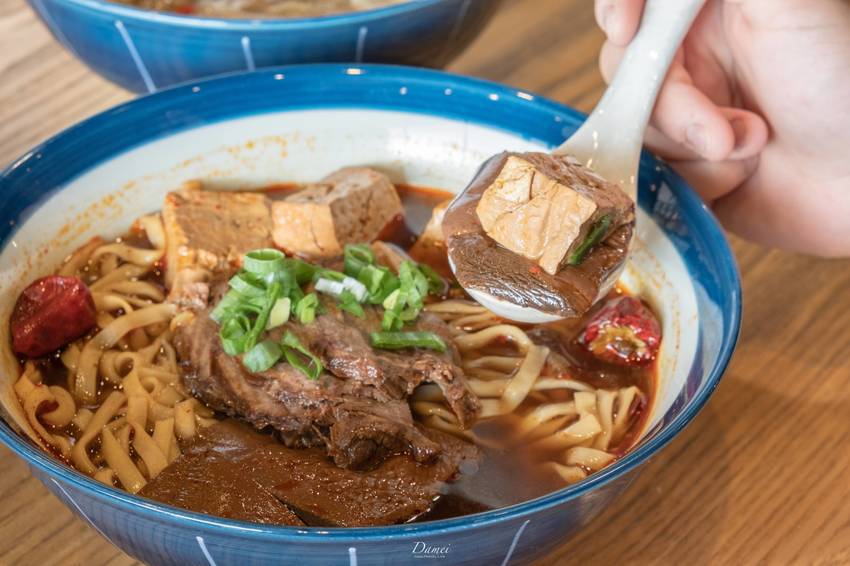 source: imgur.com 高雄新興|捷記小麵館-簡單的湯頭最討人喜愛,改變對麵食的想像