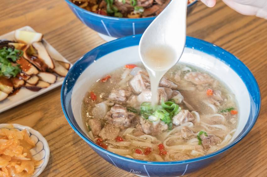 source: imgur.com 高雄新興|捷記小麵館-簡單的湯頭最討人喜愛,改變對麵食的想像