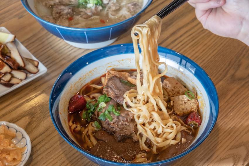 source: imgur.com 高雄新興|捷記小麵館-簡單的湯頭最討人喜愛,改變對麵食的想像