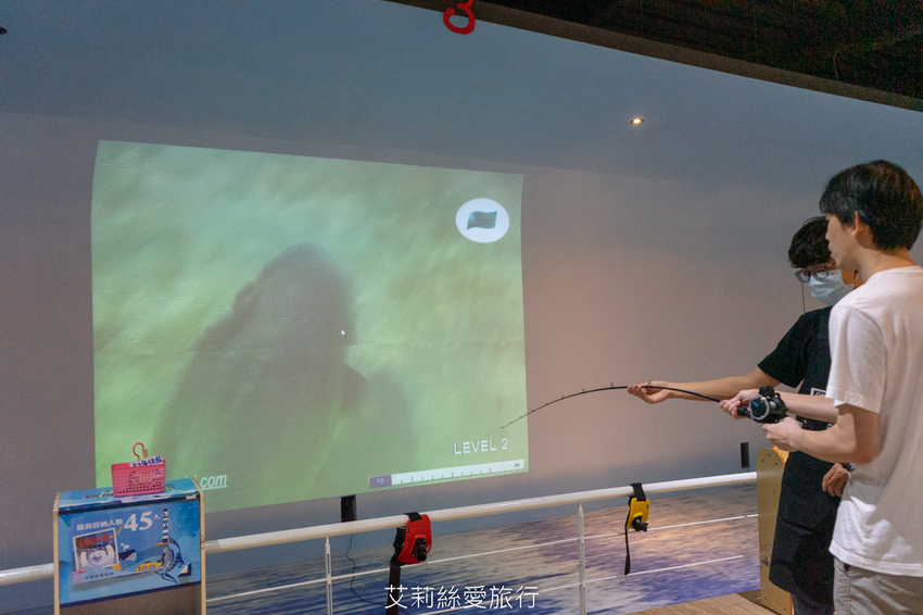 台中親子景點》寶熊漁樂碼頭 超好玩釣魚主題園區 免出海就能釣魚 巨無霸釣魚機、DIY手作適合全家大小 - 艾莉絲愛旅行