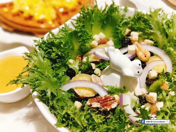 【嘉義】LiLiKoKo哩哩釦釦午茶廚房 - 愛麗絲夢遊層層仙境，黏土王國的午茶宴，柴郡貓慵懶微笑，編織一齣美食與藝文的俏皮相逢。