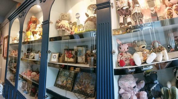 【嘉義】LiLiKoKo哩哩釦釦午茶廚房 - 愛麗絲夢遊層層仙境，黏土王國的午茶宴，柴郡貓慵懶微笑，編織一齣美食與藝文的俏皮相逢。