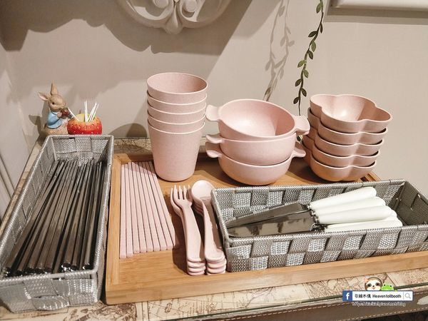 【嘉義】LiLiKoKo哩哩釦釦午茶廚房 - 愛麗絲夢遊層層仙境，黏土王國的午茶宴，柴郡貓慵懶微笑，編織一齣美食與藝文的俏皮相逢。