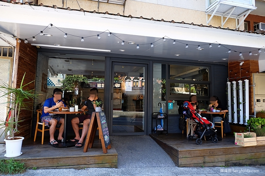 Little Sprout 小初芽。網友大囋:「在地最強早午餐」,人潮爆滿沒訂位吃不到,為吃一頓Brucnh讓我等了2小時! @蹦啾♥謝蘿莉 La vie heureuse