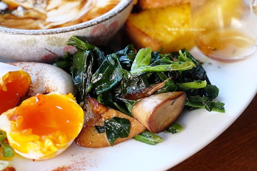 Little Sprout 小初芽。網友大囋:「在地最強早午餐」,人潮爆滿沒訂位吃不到,為吃一頓Brucnh讓我等了2小時! @蹦啾♥謝蘿莉 La vie heureuse