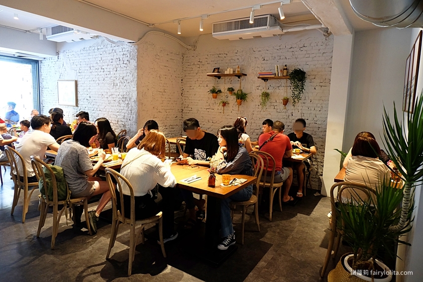 Little Sprout 小初芽。網友大囋:「在地最強早午餐」,人潮爆滿沒訂位吃不到,為吃一頓Brucnh讓我等了2小時! @蹦啾♥謝蘿莉 La vie heureuse