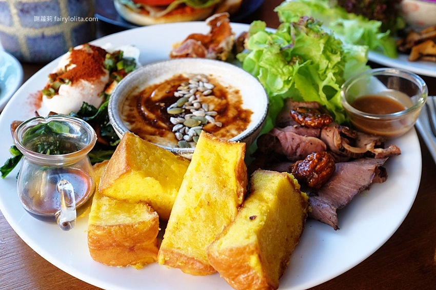 Little Sprout 小初芽。網友大囋:「在地最強早午餐」,人潮爆滿沒訂位吃不到,為吃一頓Brucnh讓我等了2小時! @蹦啾♥謝蘿莉 La vie heureuse