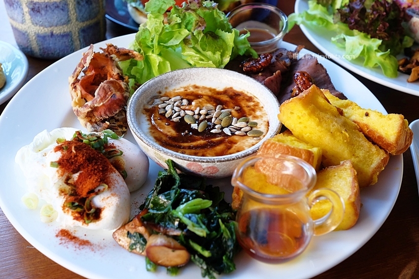 Little Sprout 小初芽。網友大囋:「在地最強早午餐」,人潮爆滿沒訂位吃不到,為吃一頓Brucnh讓我等了2小時! @蹦啾♥謝蘿莉 La vie heureuse