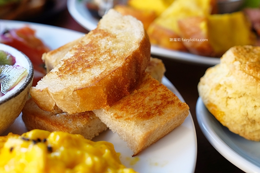 Little Sprout 小初芽。網友大囋:「在地最強早午餐」,人潮爆滿沒訂位吃不到,為吃一頓Brucnh讓我等了2小時! @蹦啾♥謝蘿莉 La vie heureuse