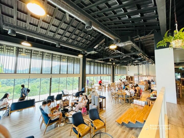 遠山近巒中海拔美景，幽僻山林中的世外桃源，LuGao鹿篙咖啡莊園 @魚兒 x 牽手明太子的「視」界旅行