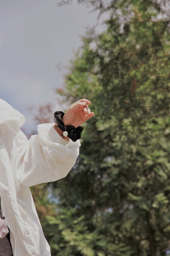 鹿篙咖啡莊園環抱魚池鄉茶園景觀咖啡廳，氣勢茶山讓人心曠神怡