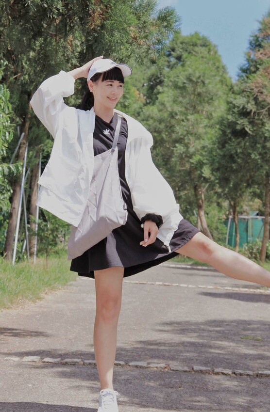 鹿篙咖啡莊園環抱魚池鄉茶園景觀咖啡廳，氣勢茶山讓人心曠神怡