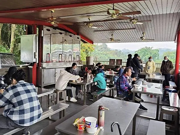 南投魚池鹿篙咖啡莊園~宛如來到世外桃園~觀景平台~俯視山谷的 南投魚池鹿篙咖啡莊園~宛如來到世外桃園~觀景平台~俯視山谷的