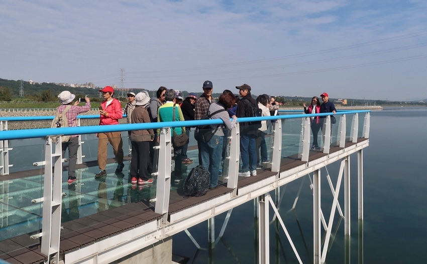 桃園旅遊景點/大溪中庄調節池景觀平台，限時開放遊客進入拍美照，你朝聖了嗎？ - Ann‧榜哥‧生活事務所