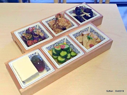 Noodle store at HsinPei city, 饗記.呷麵呷麵平價麵舖板橋店, SJKen, Oct, 2019