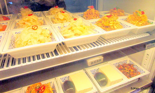 Noodle store at HsinPei city, 饗記.呷麵呷麵平價麵舖板橋店, SJKen, Oct, 2019