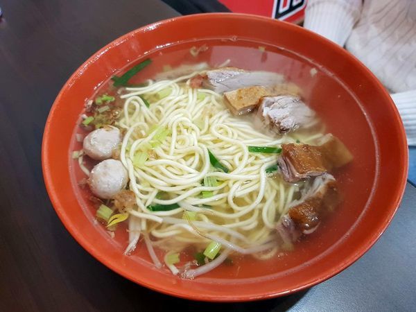 苗栗頭份市 便當系列 [新竹吳家鴨香飯 山下店] 推薦鴨香飯~ 鴨肉絲挺多~ 2018食記