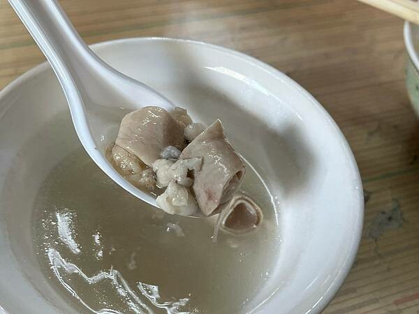 (台南小吃)精忠三村米糕~眷村古早味米糕、四神湯只要25元! (台南小吃)精忠三村米糕~眷村古早味米糕、四神湯只要25元!