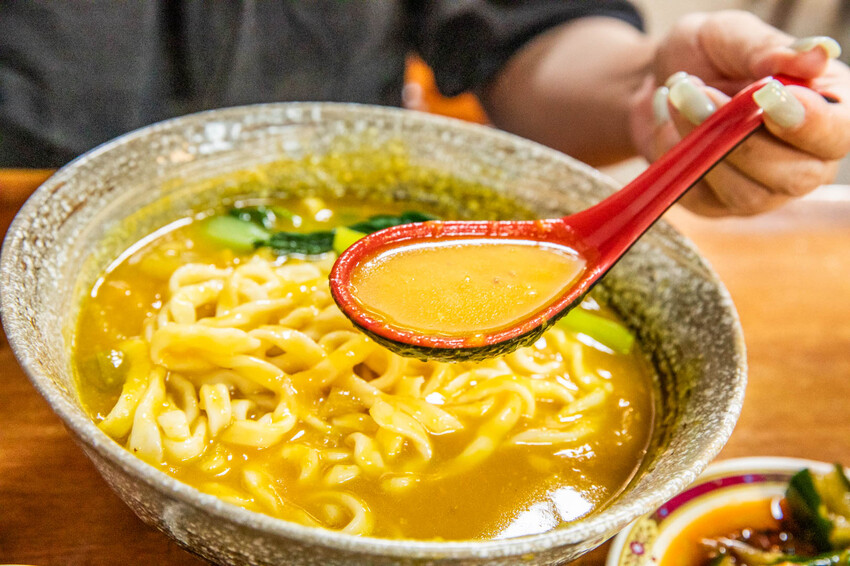 新竹市東區如意麵食館｜內用外帶天天爆滿四十年老字號麵食館！特色湯頭牛肉麵、超大牛肉捲餅必點