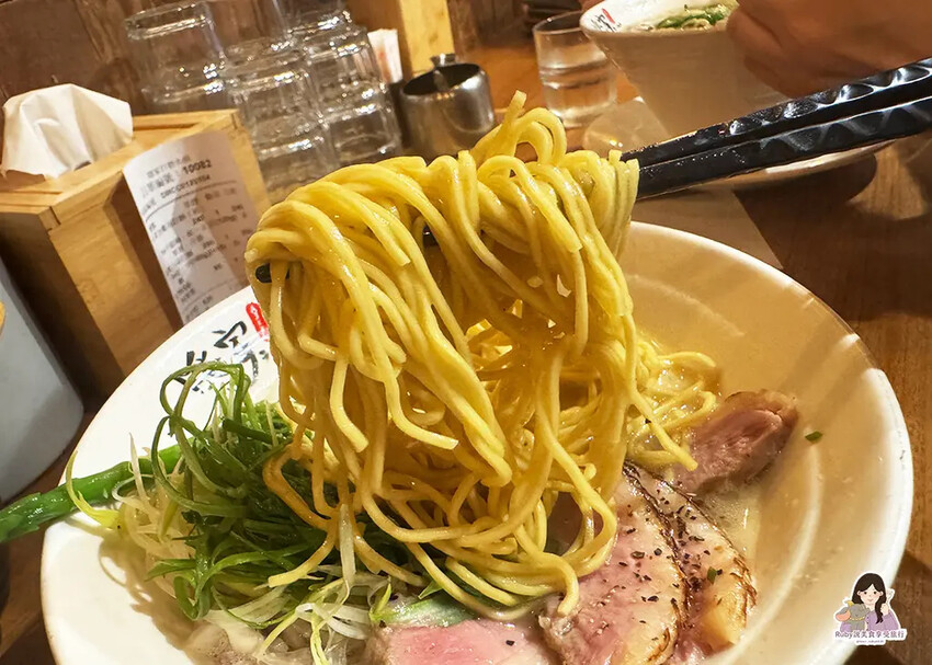【士林美食】隱家拉麵士林店附菜單，人氣排隊拉麵，士林限定鴨白