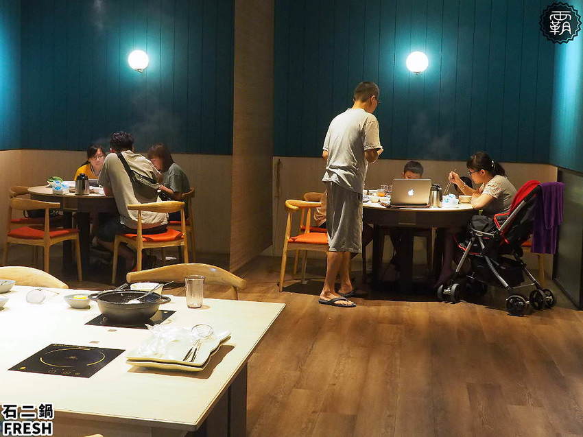 宵夜也能吃鍋!全新石二鍋經典Fresh店結合小農市集,宵夜兩人同行送麻辣鴨血!