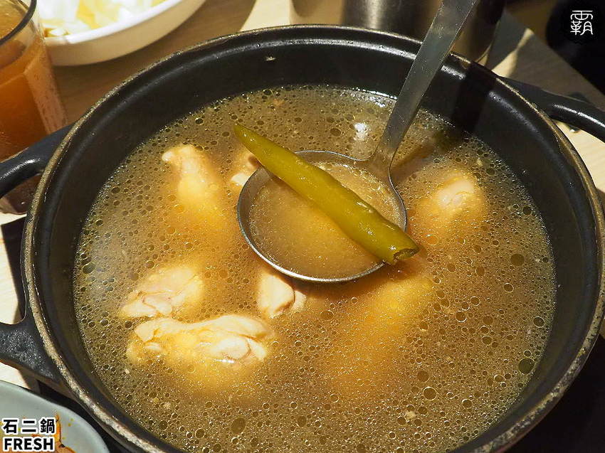 宵夜也能吃鍋!全新石二鍋經典Fresh店結合小農市集,宵夜兩人同行送麻辣鴨血!