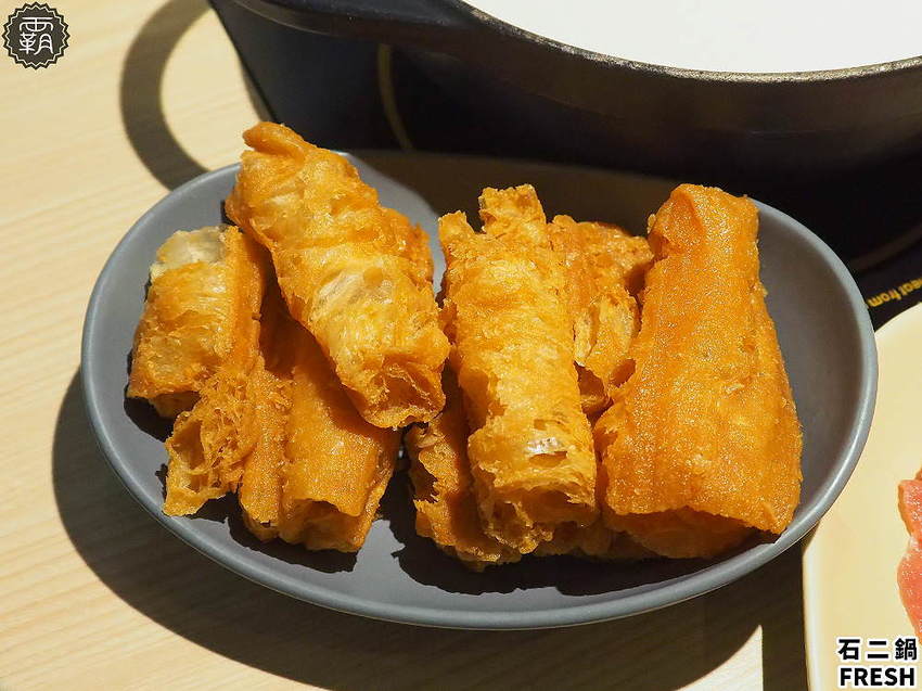 宵夜也能吃鍋!全新石二鍋經典Fresh店結合小農市集,宵夜兩人同行送麻辣鴨血!