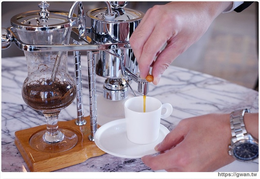 全台首間「 THE WANG」王品頂級乾式熟成牛排館插旗台中，高顏值管家服務！想來約會嗎？