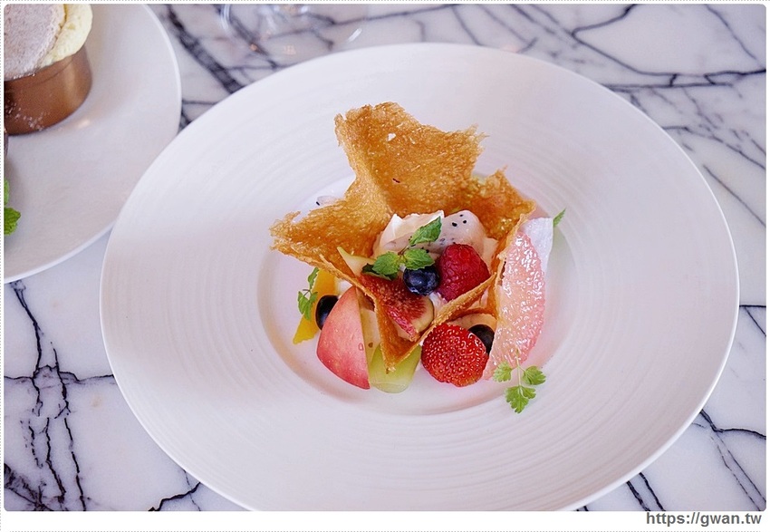 全台首間「 THE WANG」王品頂級乾式熟成牛排館插旗台中，高顏值管家服務！想來約會嗎？