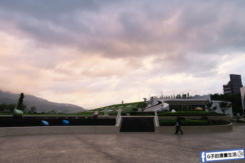 淡水滬尾休閒園區河畔餐廳.buffet吃到飽.秋蟹.螃蟹吃到飽