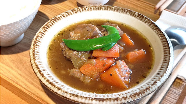 老饕帶路的IG美食! 小吉市場: 隱藏老屋咖啡店 完美大人系手工布丁,法芙娜可可捲  安靜位少寵物友善︱台北古亭站