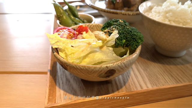 老饕帶路的IG美食! 小吉市場: 隱藏老屋咖啡店 完美大人系手工布丁,法芙娜可可捲  安靜位少寵物友善︱台北古亭站