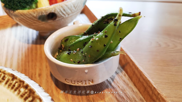 老饕帶路的IG美食! 小吉市場: 隱藏老屋咖啡店 完美大人系手工布丁,法芙娜可可捲  安靜位少寵物友善︱台北古亭站