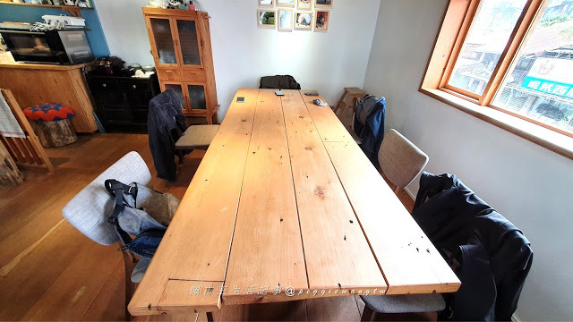 老饕帶路的IG美食! 小吉市場: 隱藏老屋咖啡店 完美大人系手工布丁,法芙娜可可捲  安靜位少寵物友善︱台北古亭站