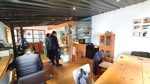 老饕帶路的IG美食! 小吉市場: 隱藏老屋咖啡店 完美大人系手工布丁,法芙娜可可捲  安靜位少寵物友善︱台北古亭站