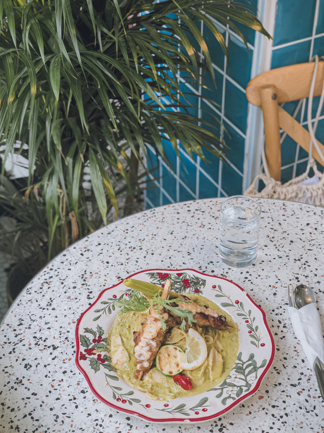 sansan小矮走跳日記-宅JAI西門 卡瓦拉奶青醬明太子太烤雞肉串宅宅麵