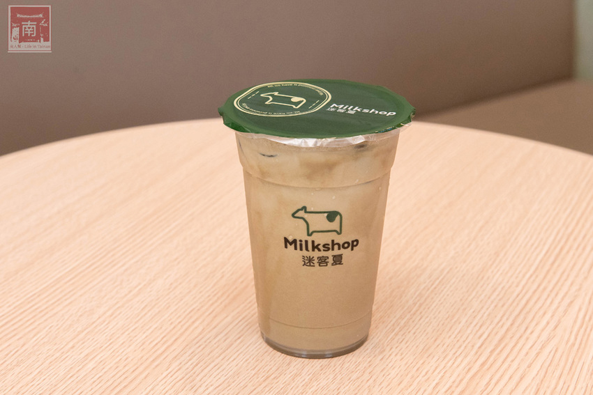 【台南飲料】期間限定販售|自家牧場鮮奶搭配焙茶|引進日本京都宇治焙茶~~迷客夏宇治焙茶鮮奶系列 - 南人幫