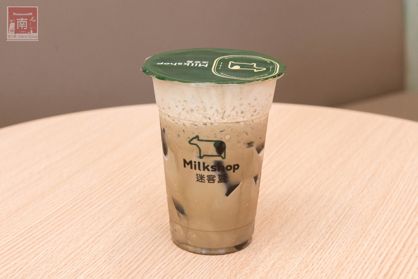 【台南飲料】期間限定販售|自家牧場鮮奶搭配焙茶|引進日本京都宇治焙茶~~迷客夏宇治焙茶鮮奶系列 - 南人幫