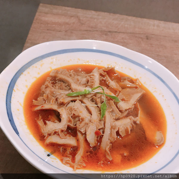 【三重】捷運台北橋美食,二鬼麵舖,三重質感文青吃麵店,特製手工麵,Q彈有勁~必吃"青麻辣",顛覆味蕾,清爽麻辣感,讓你百吃不厭!