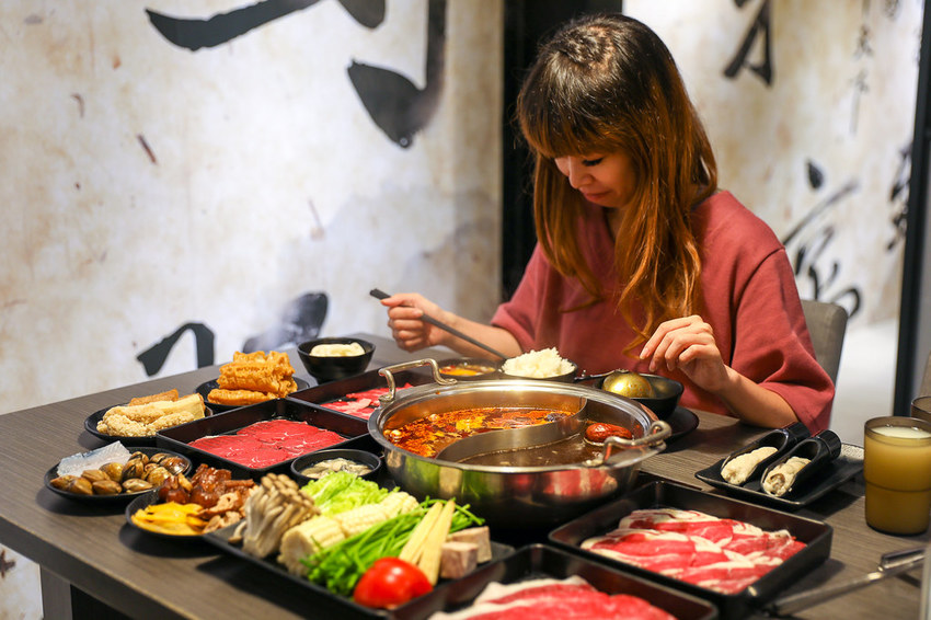 文岩文,文岩文分店,文岩文岩燒蜀辣鴛鴦鍋,新北市火鍋吃到飽,新莊,新莊火鍋吃到飽,新莊美食,新莊餐廳,麻辣鍋推薦 @陳小可的吃喝玩樂