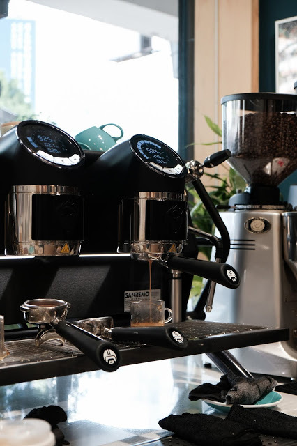 [冬，台中] 內外兼修，最自信的華麗展翅 - 孔雀咖啡