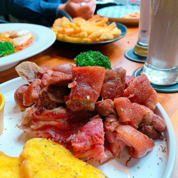 高雄愛河║義饗 Yi Shang║高雄美食║前金美食║前金區美食║鹽埕美食║高雄美食地圖║高雄食記║義大利麵║高雄餐廳║pasta║高雄義大利麵║高雄旅遊║高雄景點